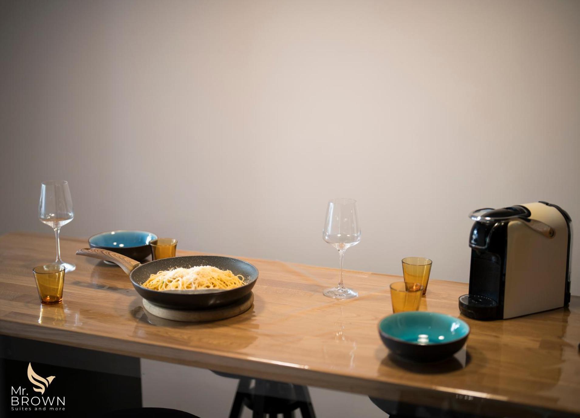 Mr Brown Home And Suites Rom Eksteriør billede