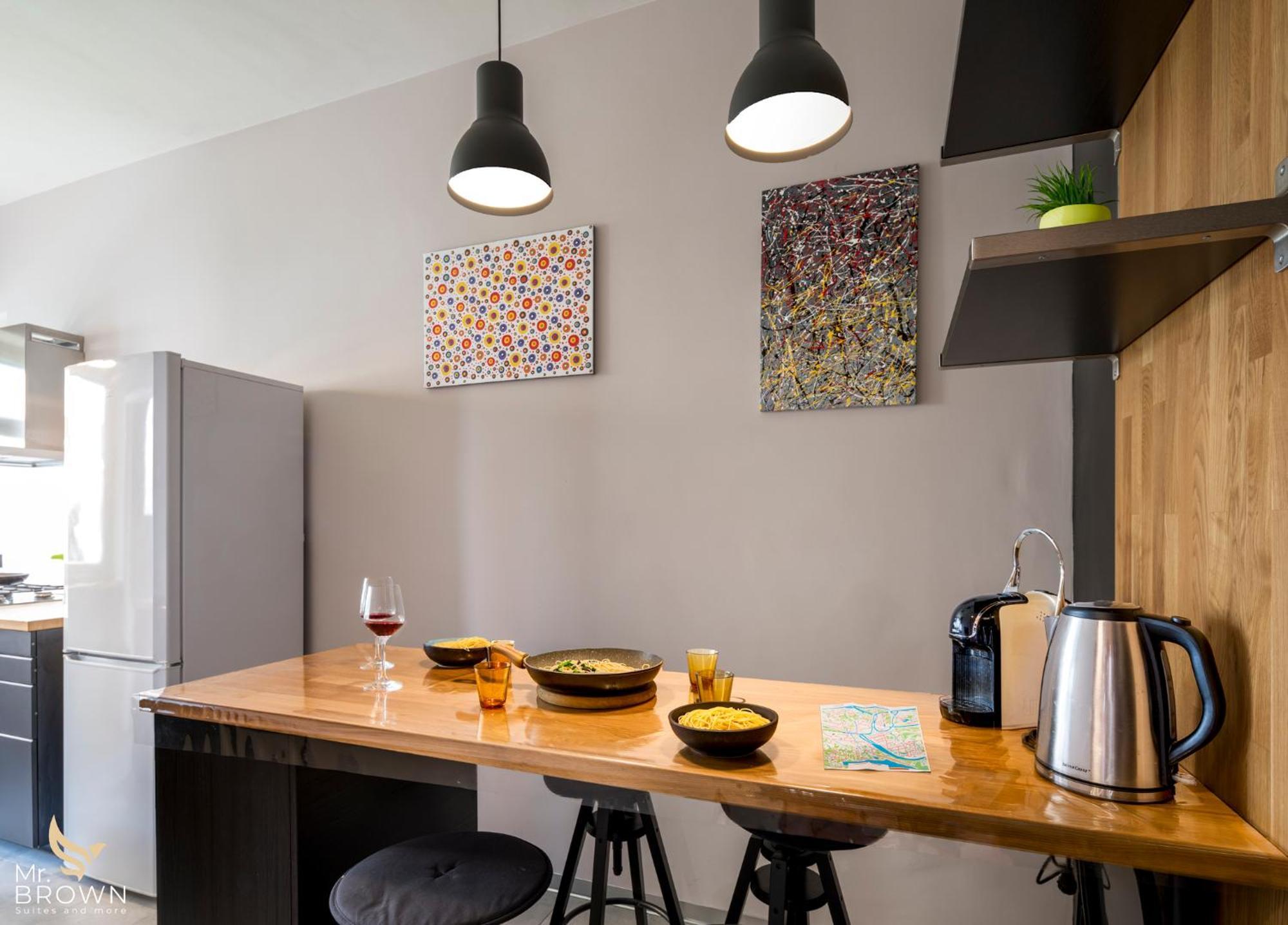 Mr Brown Home And Suites Rom Eksteriør billede