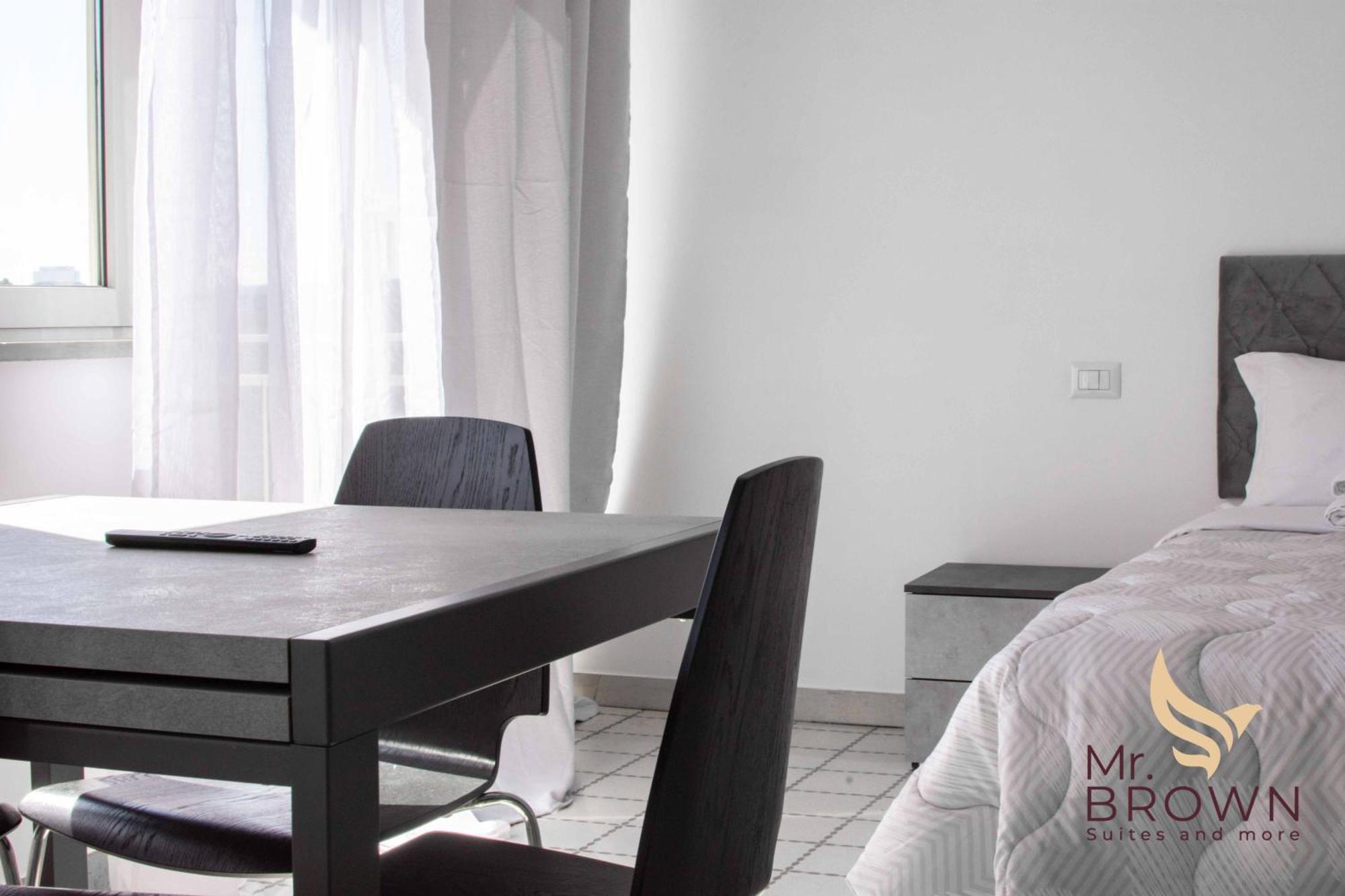 Mr Brown Home And Suites Rom Eksteriør billede